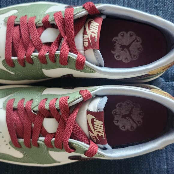 Air Jordan 1 Retro Low OG ‘Year of the Dragon’ - Picture 4 of 16